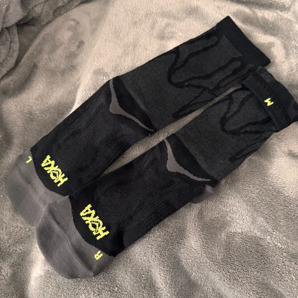 Hoka Black and Gray Clifton Men's crew Socks NWOT